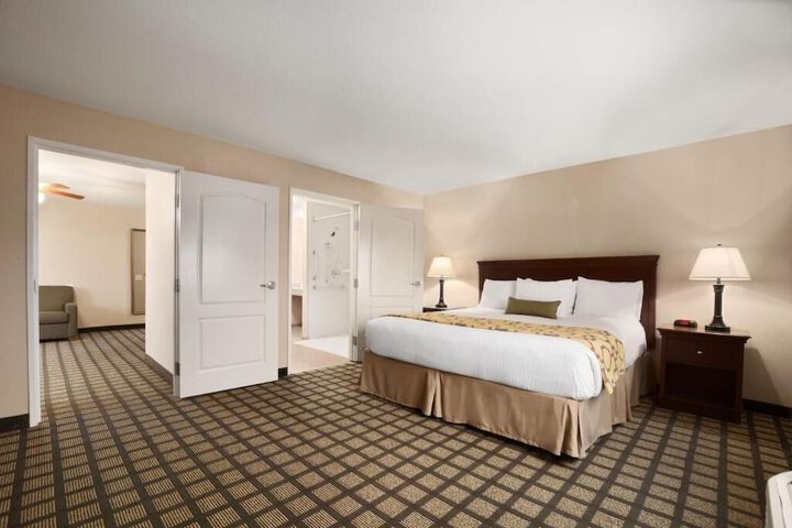Room 8 of 24