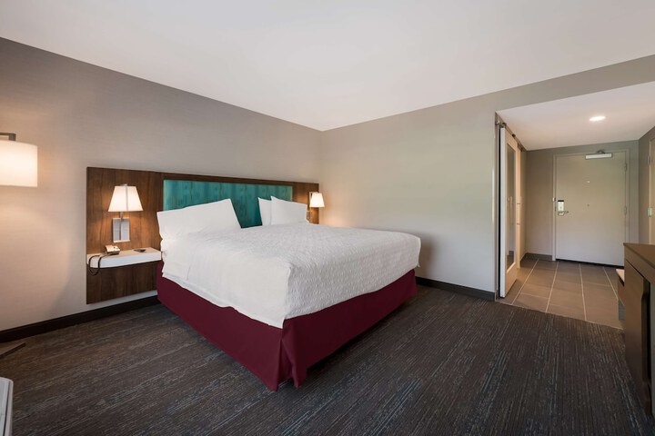 Room 34 of 42