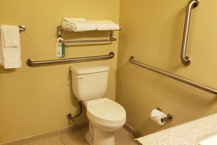 Cobblestone Hotel & Suites - Jefferson