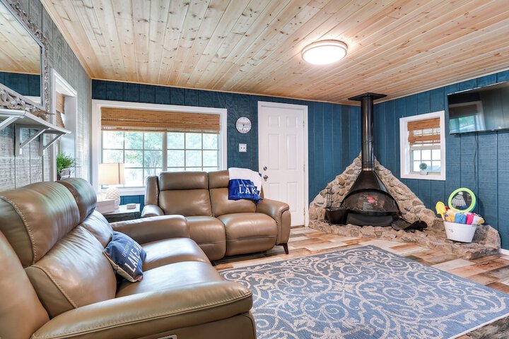 Kingston Cabin Rental: Walk to Lake Texoma Beaches