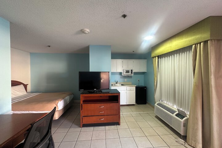 Room 13 of 41