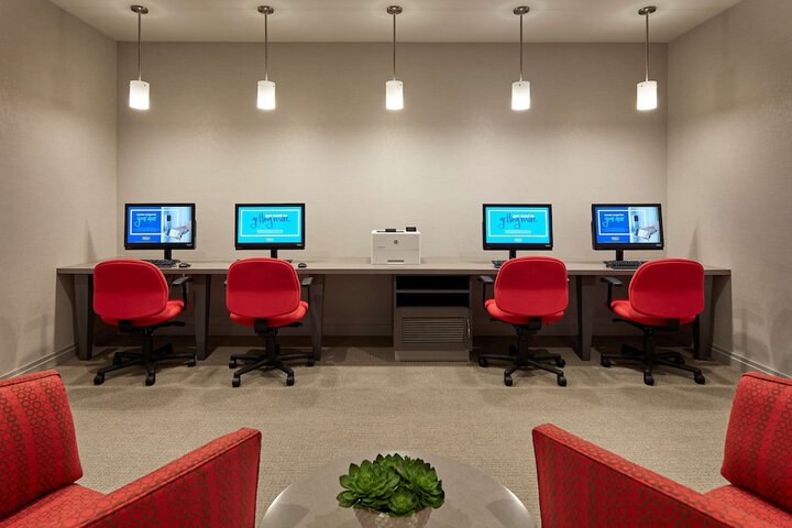 Business Center 34 of 35