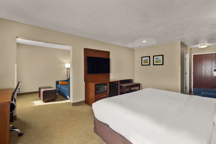 Room 26 of 77