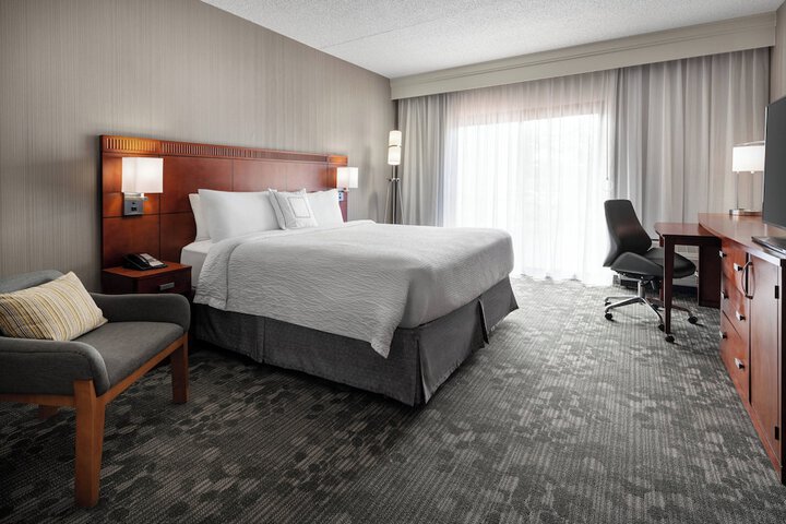 Room 20 of 38