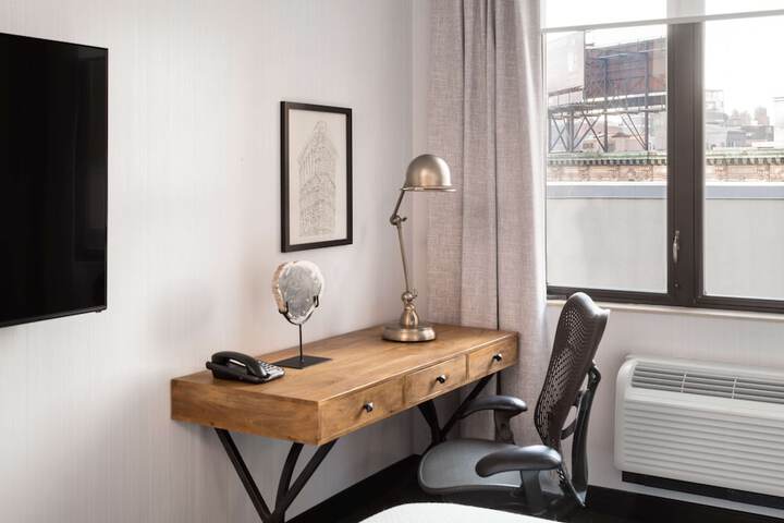 Room 12 of 37