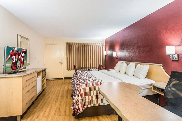 Room 32 of 40