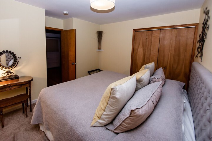The Broadway Guest House