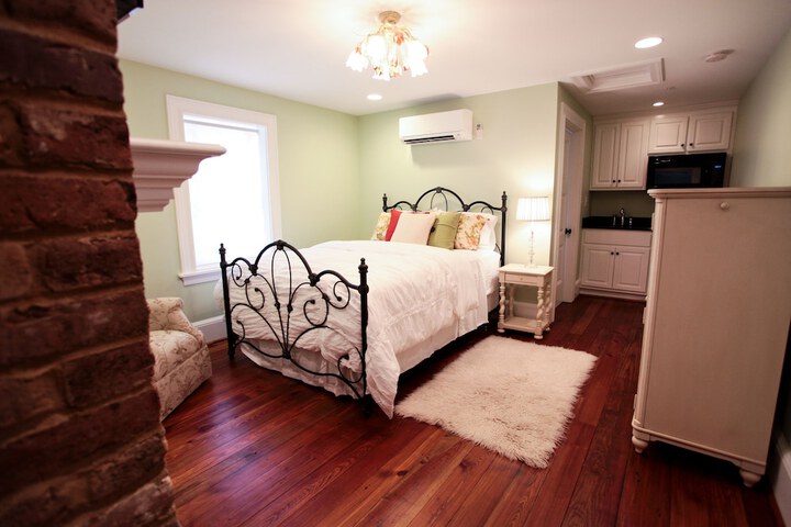 Room 33 of 87