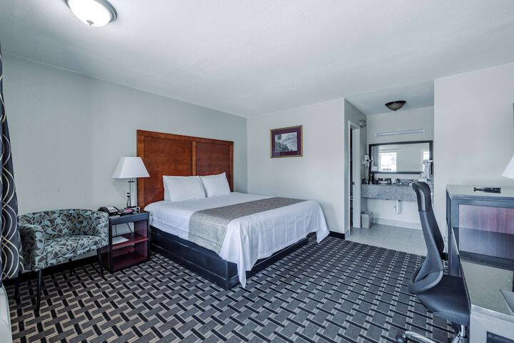 Room 6 of 23