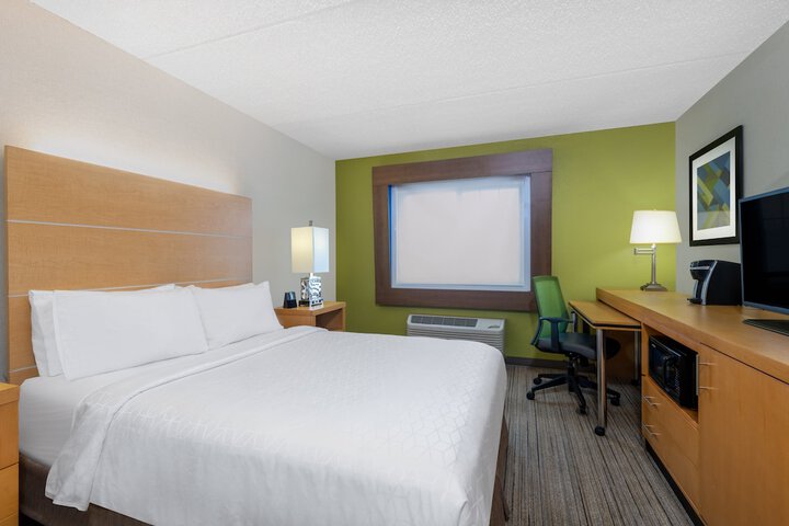 Room 32 of 54