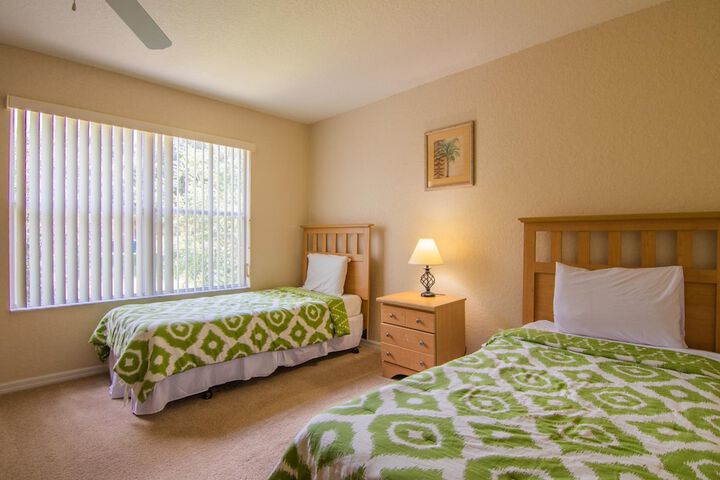 Room 10 of 22