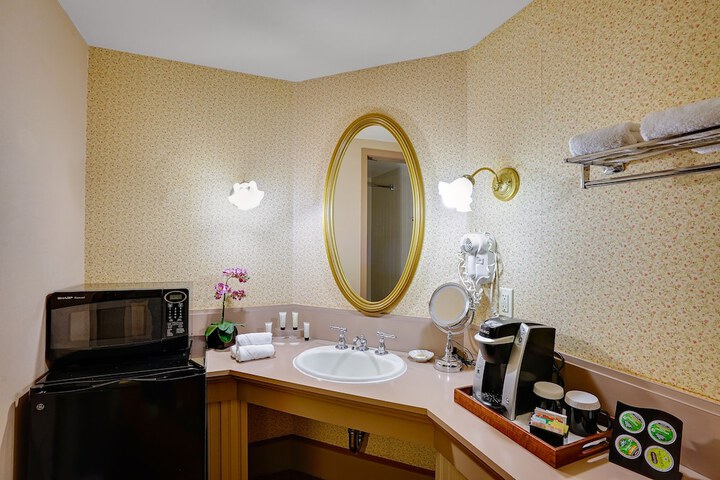 Room 14 of 26