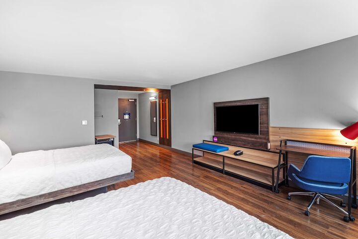 Room 12 of 25