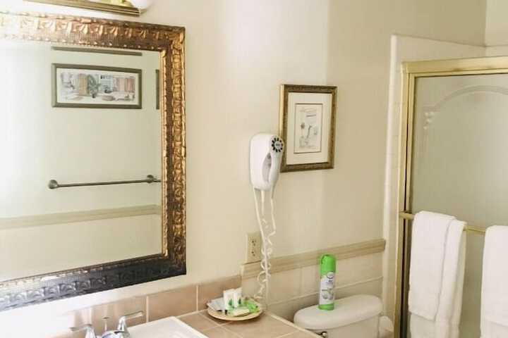 Gunn House Hotel