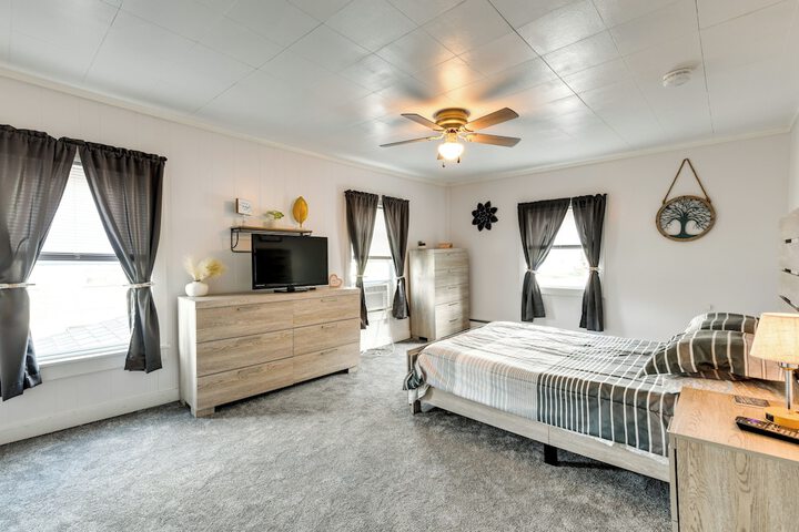 Steps to Crystal Lake: Spacious Retreat w / Views