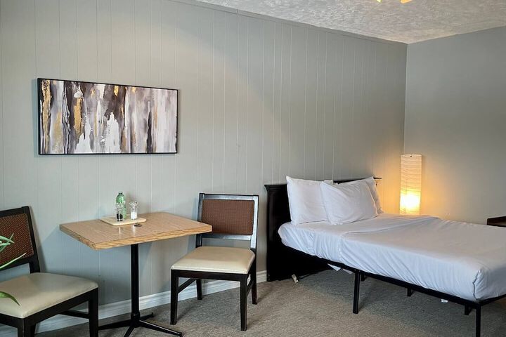 Room 18 of 40