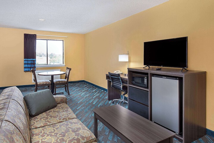 Super 8 by Wyndham Somerset