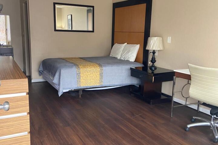 Room 40 of 42