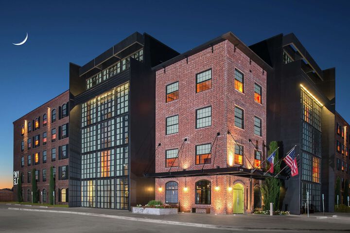 NYLO Las Colinas Hotel Tapestry Collection by Hilton