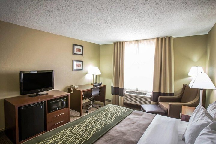 Comfort Inn Morris I-80