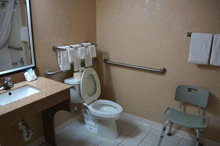 Room 15 of 37
