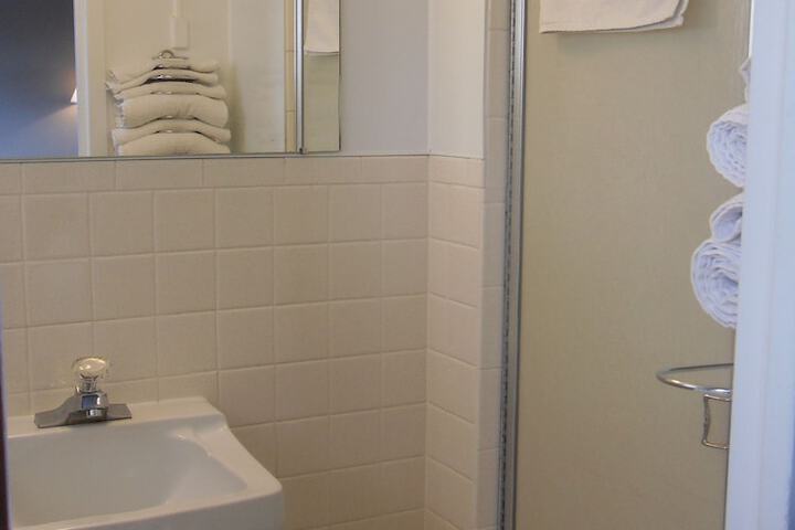 Room 21 of 40
