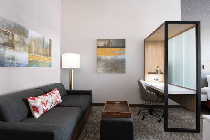 Room 9 of 14
