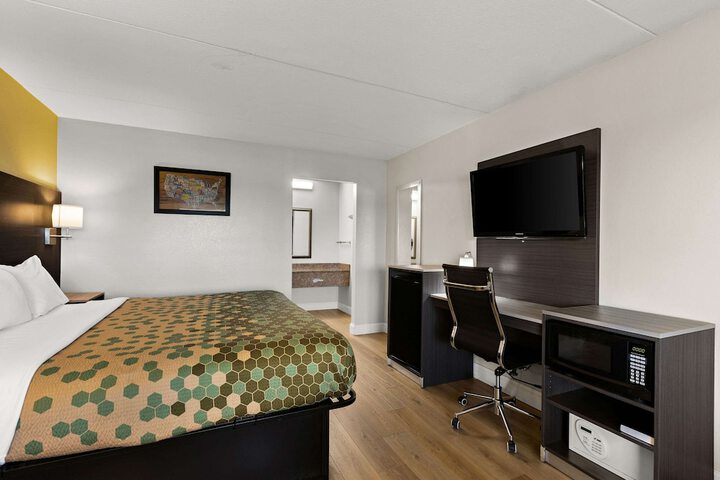 Room 12 of 34