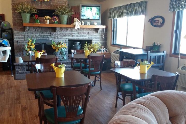 Riverside Inn