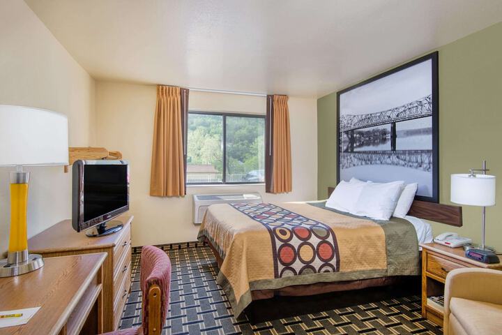 Room 26 of 33