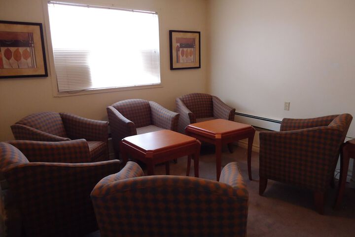 Business Center 27 of 34