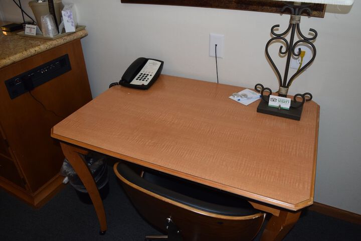 Room 13 of 38
