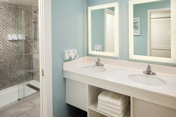 Surfside Hotel and Suites