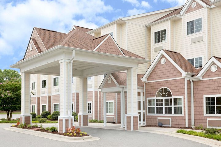 Microtel Inn & Suites by Wyndham Greenville / University Medic