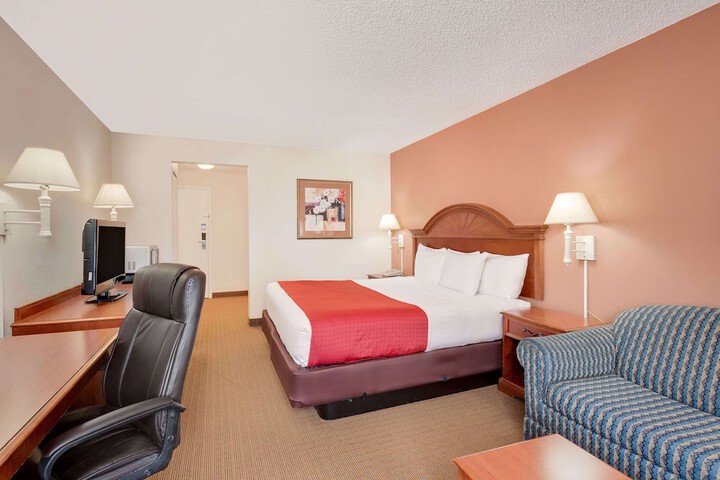 Room 13 of 26