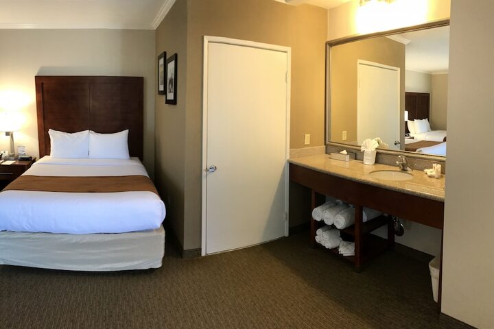 Room 56 of 136