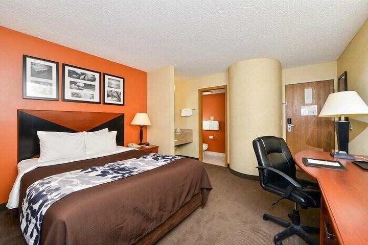 Room 27 of 59