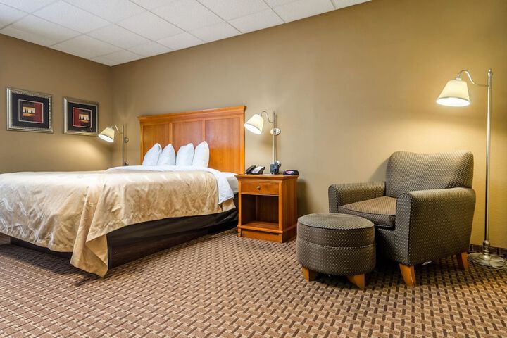 Room 12 of 32