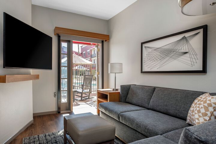 Hyatt Place Phoenix / Chandler-Fashion Center
