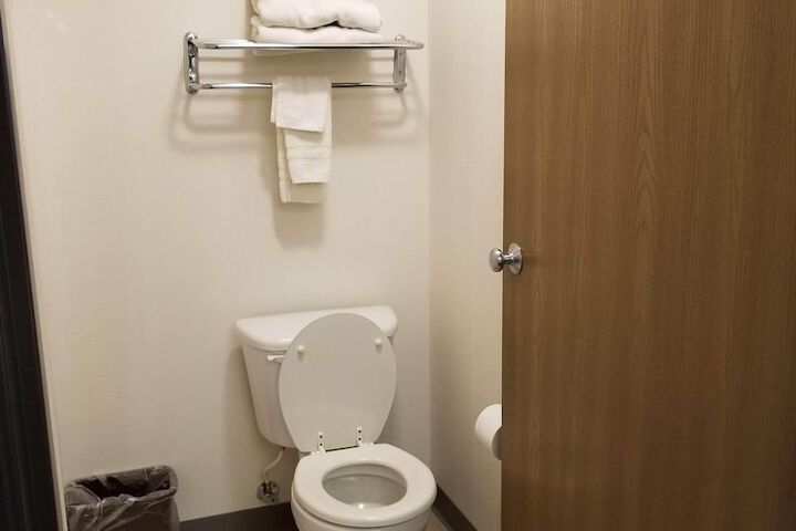 Room 143 of 232