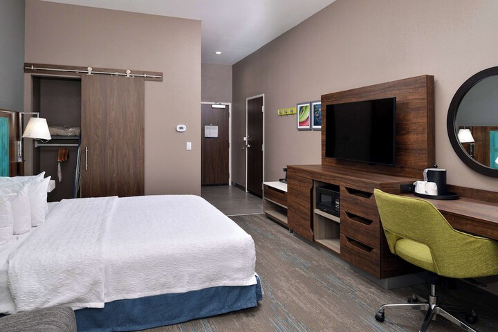 Room 18 of 42