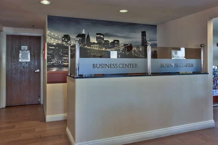 Business Center 39 of 39