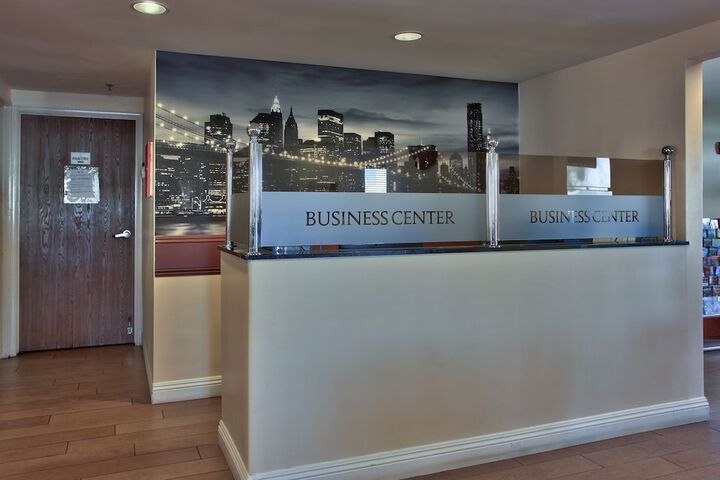 Business Center 38 of 39