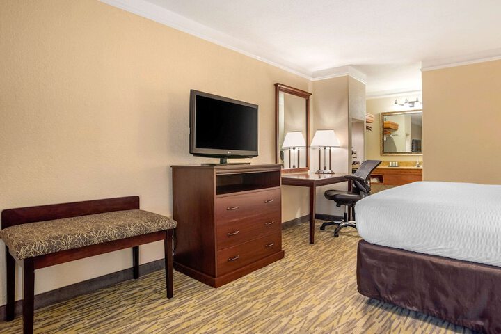 Clarion Inn and Conference Center