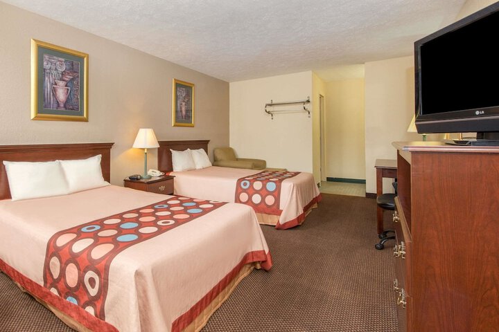Room 7 of 15