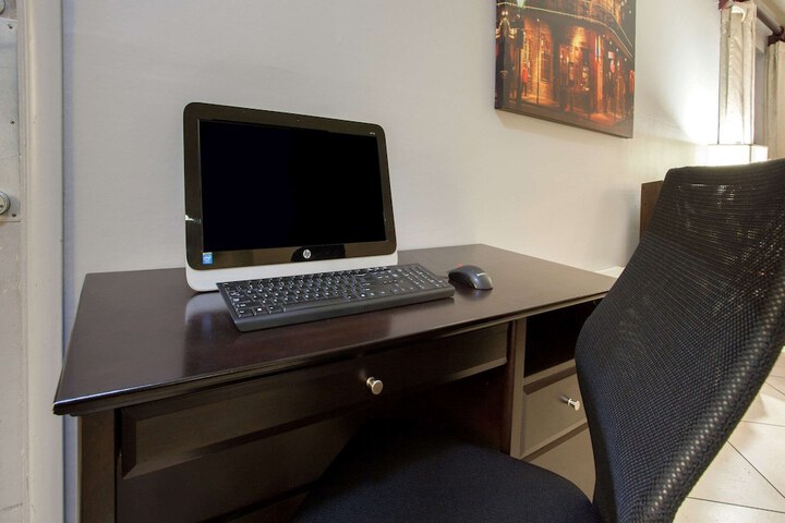 Business Center 11 of 11