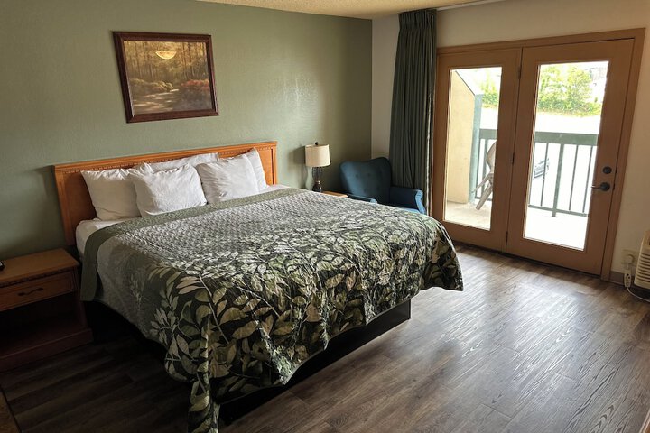 Room 13 of 25