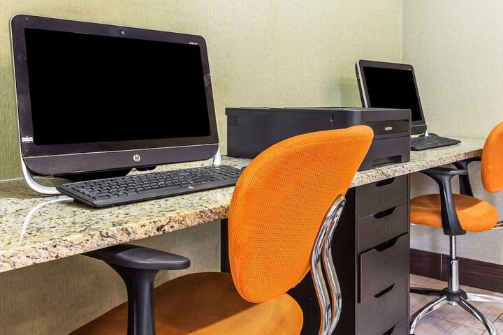Business Center 34 of 34