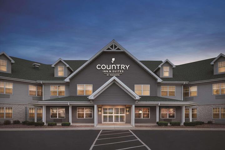 Country Inn & Suites by Radisson Germantown, WI