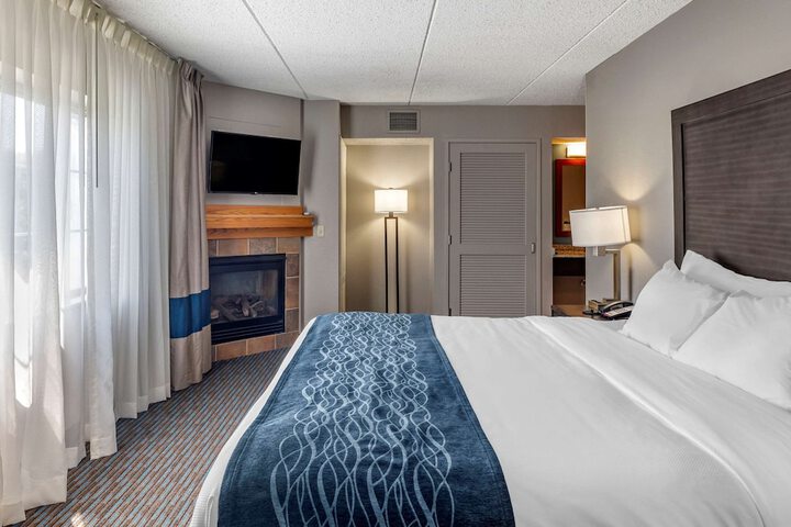 Room 10 of 33